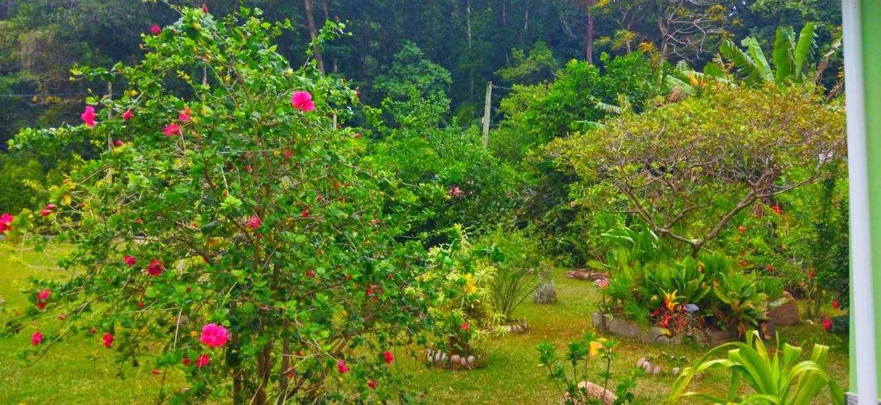 Dan Zoranz Self Catering Guest House La Digue Exterior photo