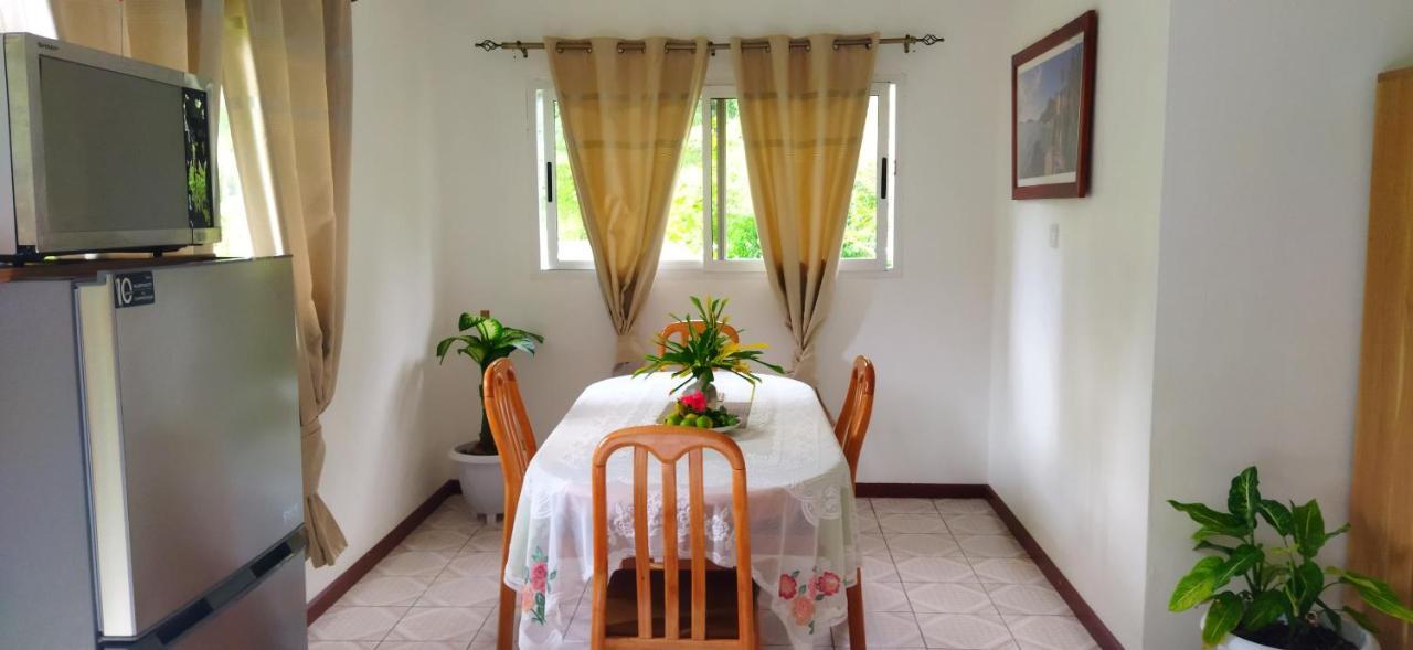 Dan Zoranz Self Catering Guest House La Digue Exterior photo