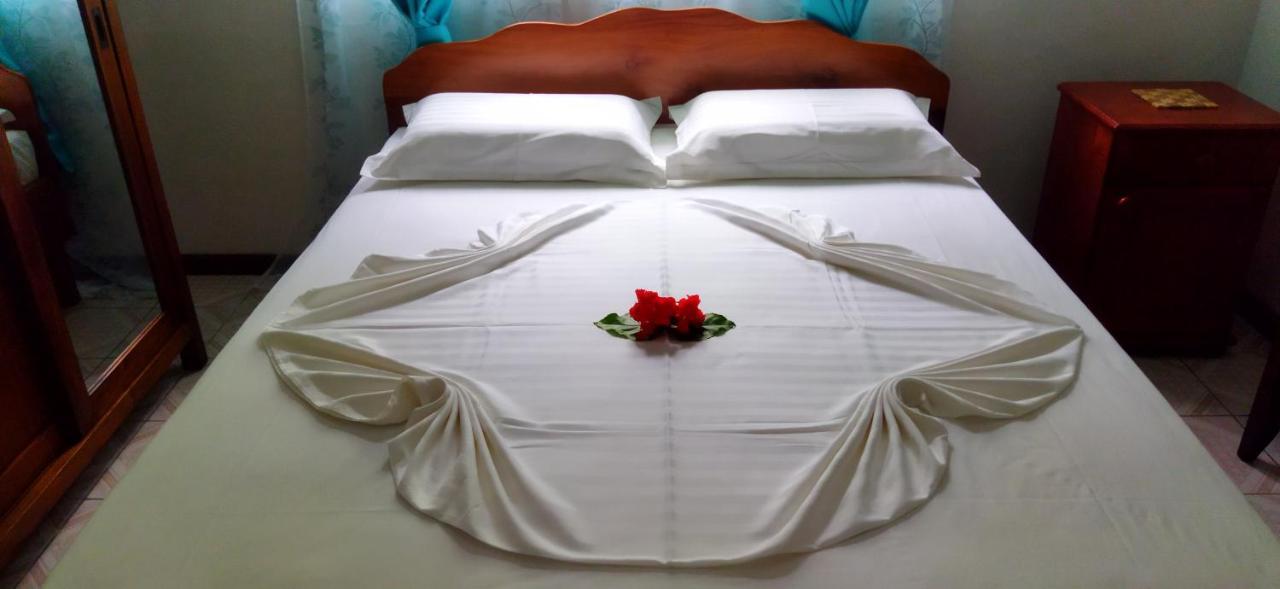 Dan Zoranz Self Catering Guest House La Digue Exterior photo