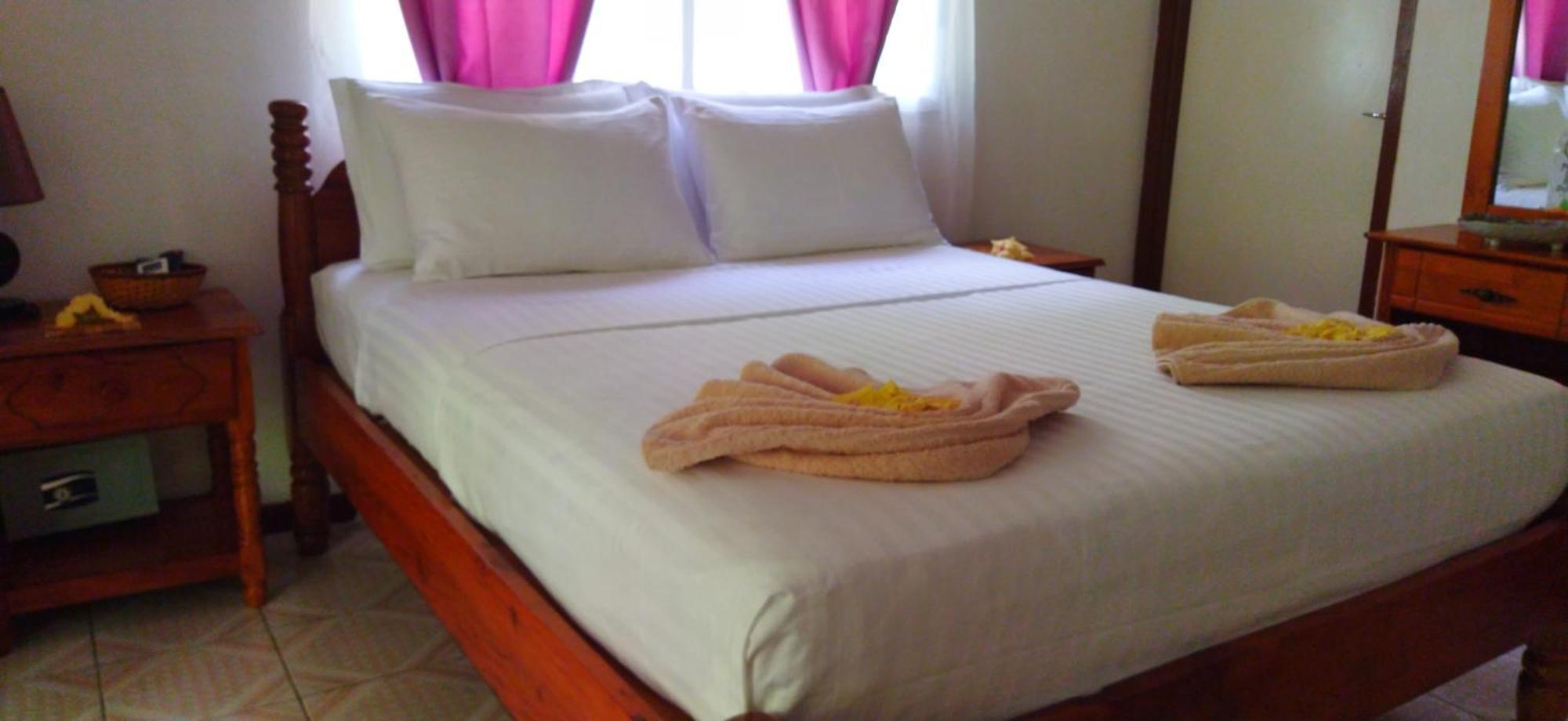 Dan Zoranz Self Catering Guest House La Digue Exterior photo